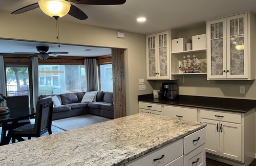 Honey Creek House | Family Friendly Sandy Beach Lake Home! Your 3Bed, 2Bath Escape For All Seasons!