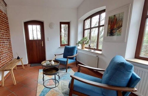 Stangheck House | Family-friendly semi-detached house with large garden and fireplace for up to 5 prs.