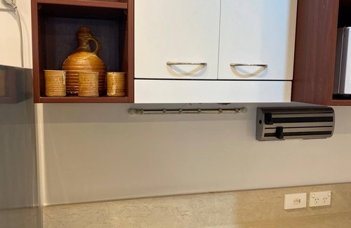 Wellington Apartment | Family friendly two bedroom apartment with secure free carparking. Pool &Gym too