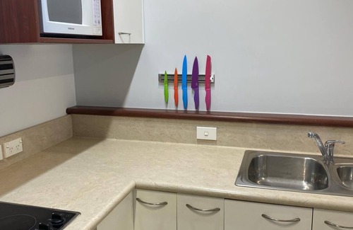 Wellington Apartment | Family friendly two bedroom apartment with secure free carparking. Pool &Gym too