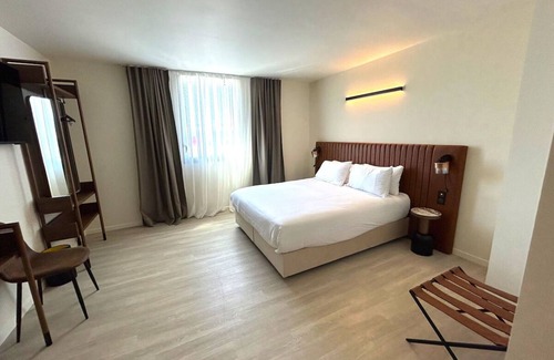 Signes Hotel | Family Friendly units w/pool near local attractions and Nature parks | 2 Units