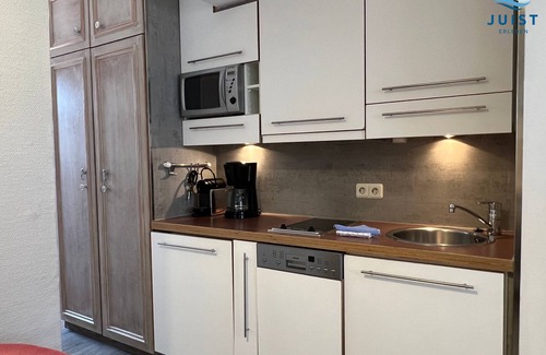 Juist Apartment | Family-friendly vacation apartment with swimming pool and sauna, centrally located