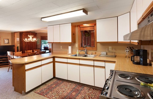 Lake Tomahawk House | Family-friendly waterfront lodge w/ dock, firepit & outdoor sauna barrel!