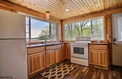 Maple Lake Cabin | Family fun escape, just a short drive away!