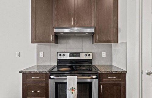 Northwest Calgary House | Family Fun in Nolancrest 4BR, AC, Parking