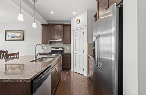Northwest Calgary House | Family Fun in Nolancrest 4BR, AC, Parking