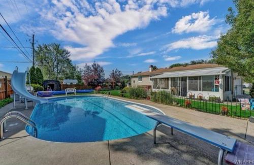 Cheektowaga House | Family Fun Pool Central Airport
