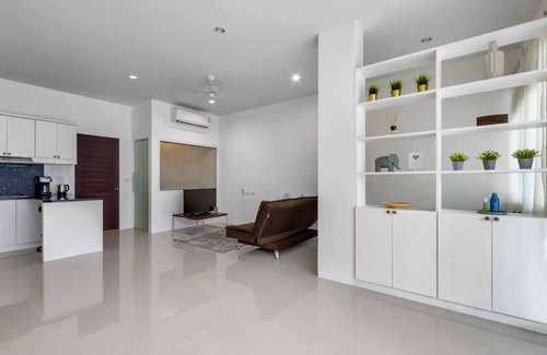 Kamala Condo | ♥ Family Getaway Condo ♥ 1BR | 2 extra beds | Pool | Beach
