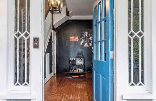 Wilmington Historic District House | Family Getaway Downtown Retreat - Pets Okay King Bed - Fire Pit - FREE Parking!