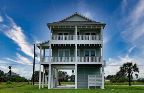 Indian Beach House | Family Getaway! Ocean View 4B/3B New house!n