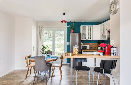 Bellerive-sur-Allier Cottage | Family gîte, offering conviviality, peace and nature, 10 minutes from Vichy