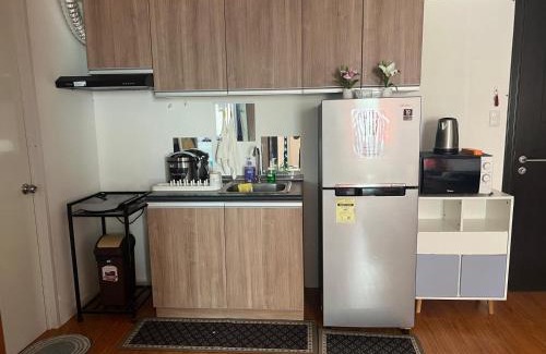 Silang Junction South Apartment | Family Haven Serin West Tagaytay - 6 Pax - Taal View - Full Kitchen - FAST Wi-Fi