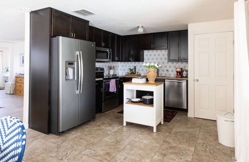 Paradise Valley Village House | Family Home w/Pool + Putting Green - Minutes to Phx/Scottsdale Home
