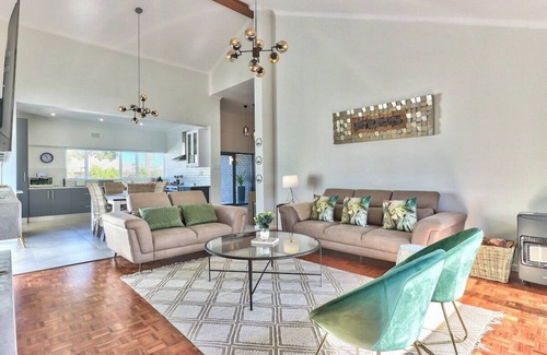Milnerton House | Family Home WiFi Pool Secure Parking