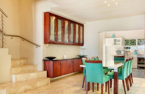 Bantry Bay Villa | Family Home with Garden and Pool Bakoven Blue