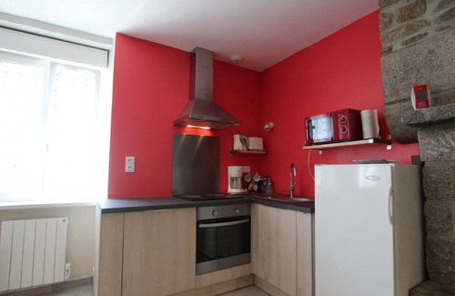 Ceaux Cottage | Family Home with Garden Near Mont St Michel - 3BR, 2BA, WiFi, Baby Gear, Linens Included