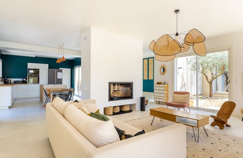 Aubagne House | Family home with pool at the foot of the Garlaban mountains