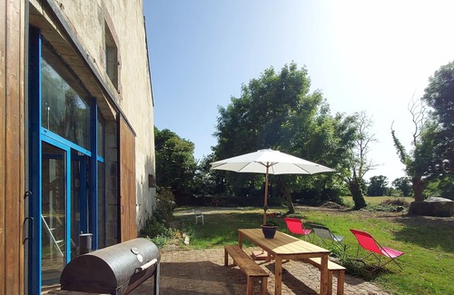 Surzur House | Family house of character in a bucolic setting