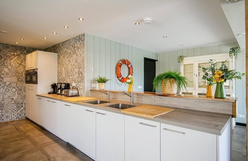 Callantsoog House | Family house the Groote Kaap: A unique and stylish group accommodation at the beach