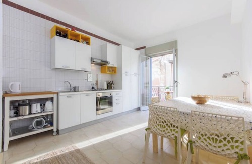Castellammare del Golfo Apartment | Family friendly spacious 3bed apartment in Castellammare del Golfo with WiFi AC