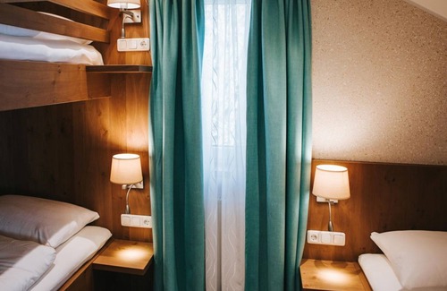 Engelhartszell Bed & Breakfast | Family nest - Gasthof-Pension Luger - on the Danube cycle path, Donausteig