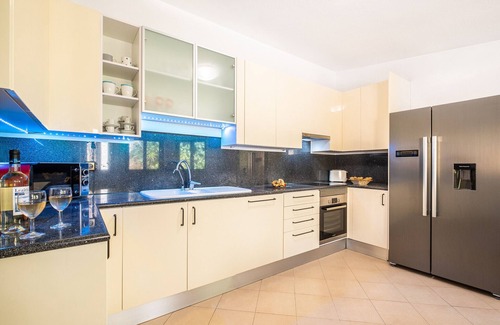 Montechoro Villa | Family retreat w/pool & BBQ in Montechoro