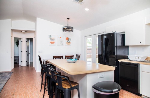 North Port House | Family Retreat with Heated Pool & Fenced Yard
