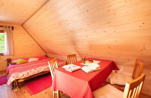 Soca RV Rental | Family room for 5 in Camp Korita