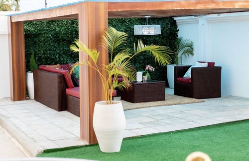 Nungua Apartment | Family sized house with a summer hut for outdoor sitting