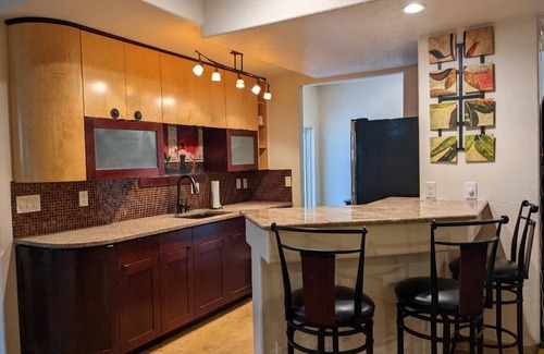 Penrose House | Family Sized, Spacious 2 Story, Mountain Views, Pool Table, Smart T.V's