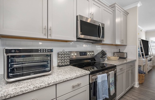 Ocean City House | Family-sized townhome in Berlin. 8 minute drive to Assateague Island.