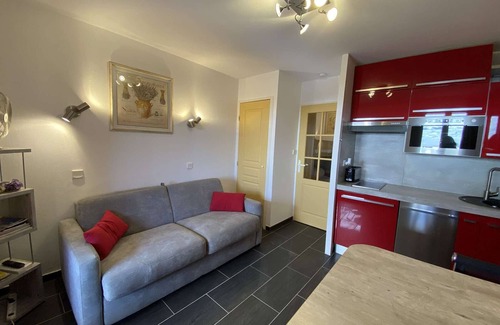 Les Issambres Apartment | Family studio with terrace, pool, tennis, and parking in Les Issambres