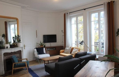 Quartier de la Goutte-d'Or Apartment | Family-style 4-piece Rue Louis Blanc PARIS 10 near Metro La Chapelle