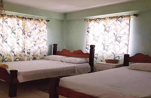 Clifton Apartment | Family styled Apartments/Guest House - 5 minutes walk from the beach.