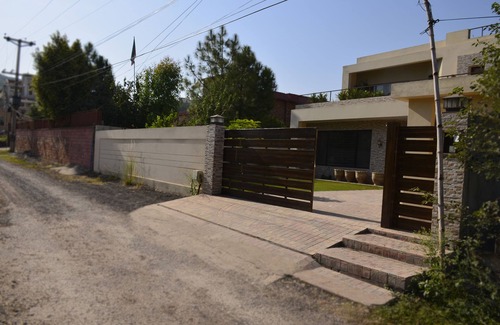 Islamabad House | Family Suite, 2 Bedroom with common bath, and a dinning room