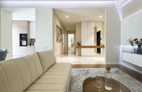 Tashkent Apartment | Family Suite for 4 - 6 people! Direct access to Tashkent CITY MALL, Central Park, Hilton Hotel, Chorsu Bazaar!