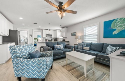 Bradenton Beach House | Family Tides – AMI Two-Unit Retreat w/Pool, Rooftop Deck & Gulf/Bay Views