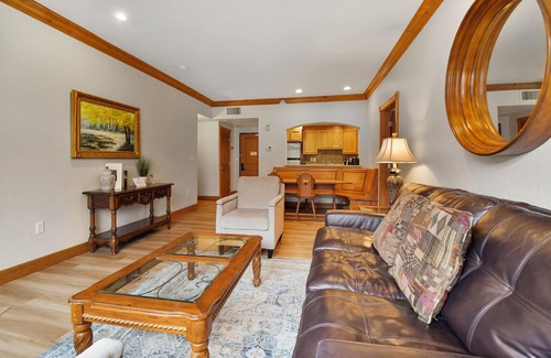 Zermatt Villa | Family Vacation~Heated In/Out Pool, Tubing & Ice Skating Villa 2082