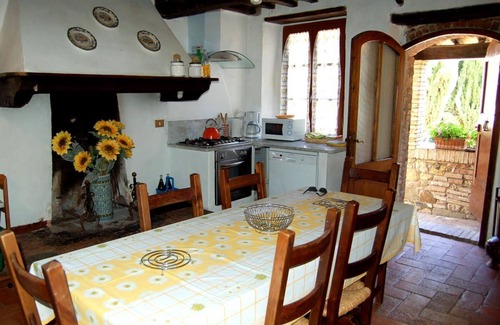 Radicondoli Villa | Family Villa and Pool for 8 by Tuscan Village