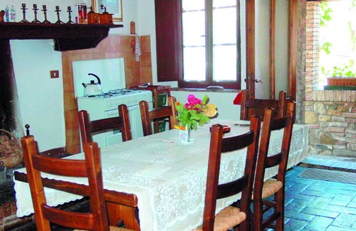Radicondoli Villa | Family Villa and Pool for 8 by Tuscan Village