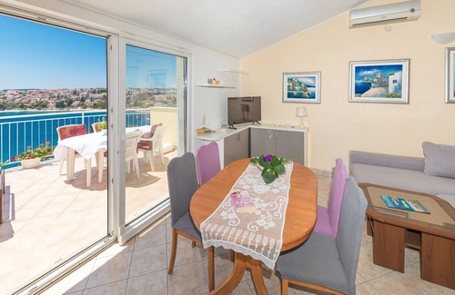 Businci Cabin | Family Villa with private pool and fantastic sea view for 12 people