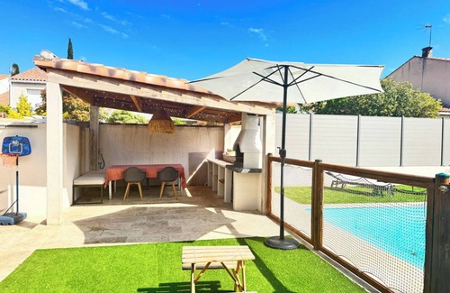 Lattes Villa | Family villa with pool 10min from MPL (train station and airport) and beaches