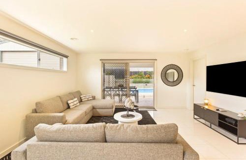 Cowes House | Family w Large Pool & Game Garage Wlk to Beach