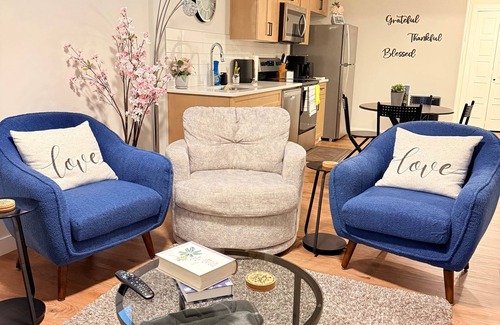 Southwest Calgary House | Family & work friendly suite, Sleeps 4, near mountains/parks, free WiFi+parking