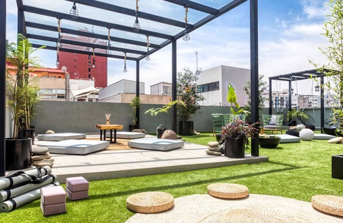 Granada Apartment | Fancy 3BR Apt | 2 Rooftops +Gym+B/Center | Best Location