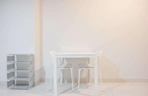 Pantai Indah Kapuk Apartment | Fancy and Comfort 1BR at Gold Coast Apartment By Travelio