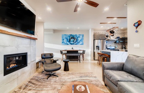 Old Town North House | Fancy Townhome Near Old Town, Breweries and River!