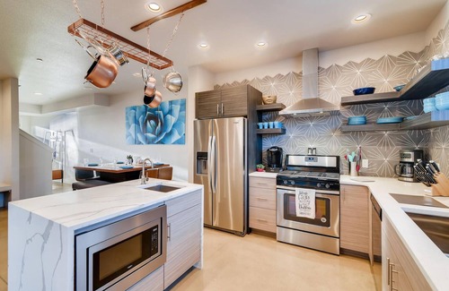 Old Town North House | Fancy Townhome Near Old Town, Breweries and River!