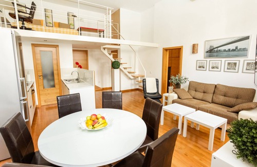 Santa Cruz de Tenerife Condo | Fantastic 1 bedroom with high ceiling in historic building.