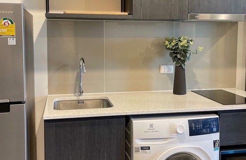 Ratchadaphisek Apartment | Fantastic condo near MRT Huai Khwang
